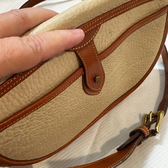 Dooney and Bourke AWL Cream Brown Leather Bag vintage the Calvary trooper 1980’s - Picture 9 of 15